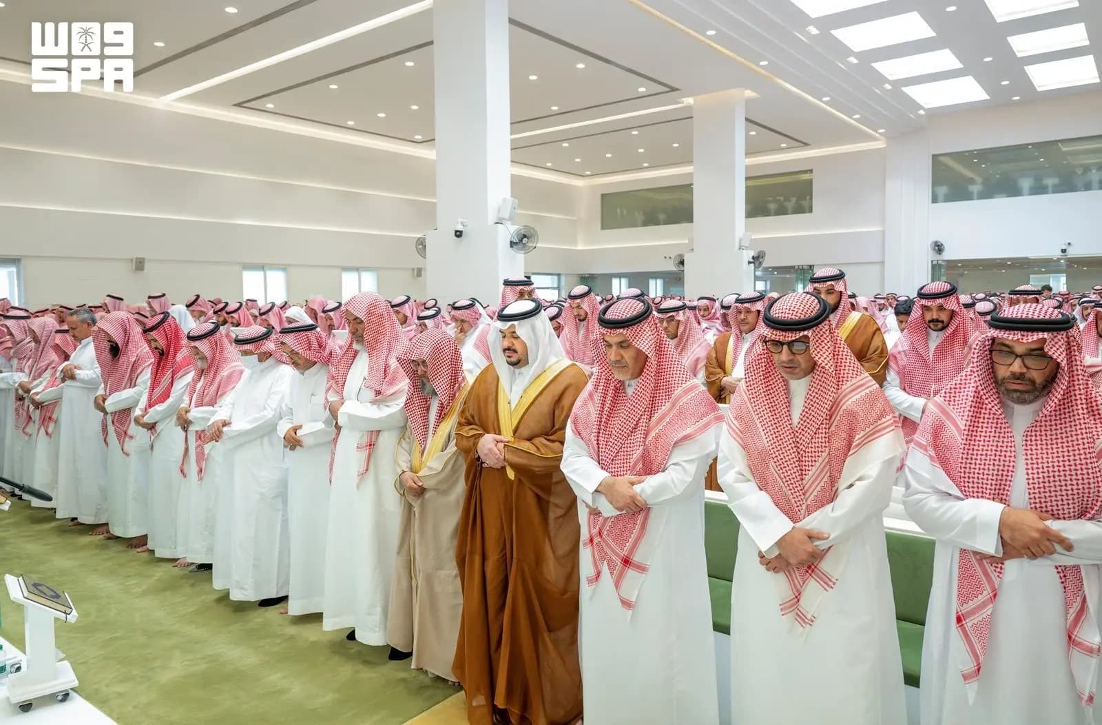 Riyadh Deputy Prince leads Al Saif's funeral
