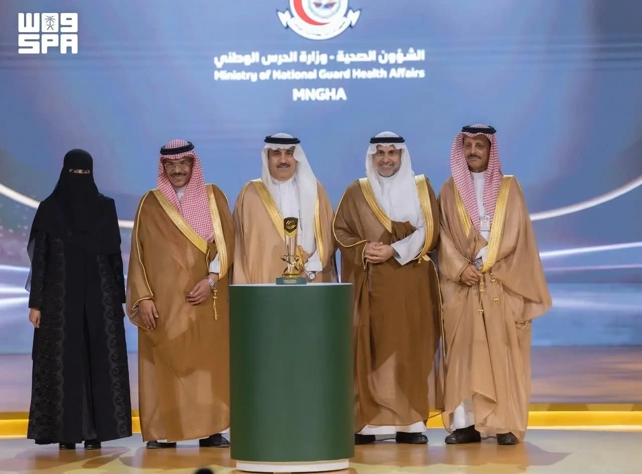 Health Minister awards eighth "Health Performance" winners
