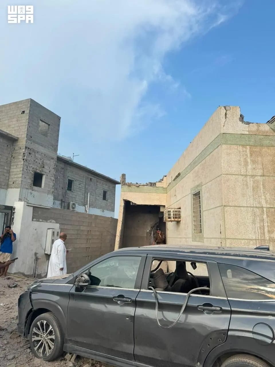 Projectile injures two in Jazan