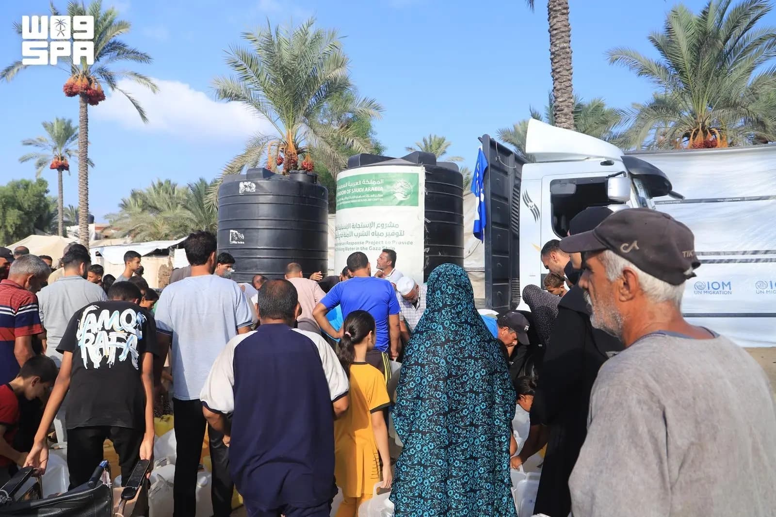 Salman Relief Supplies Water to Gaza