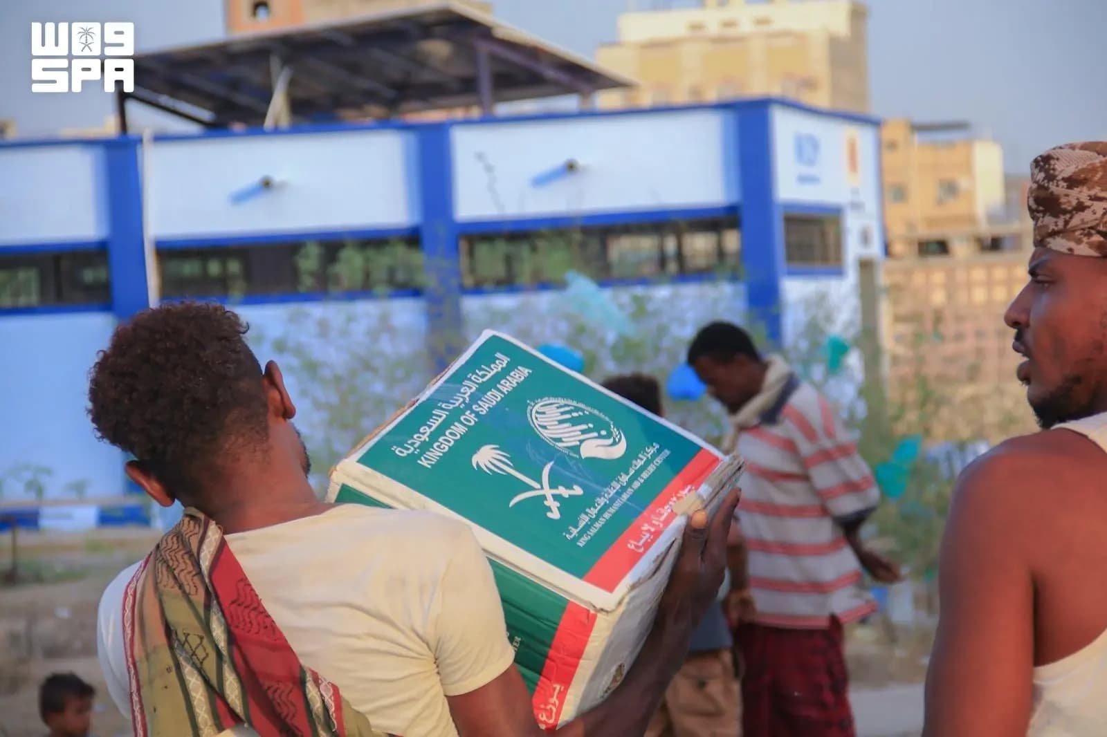 Salman Relief Provides 234 Food Baskets in Lahij