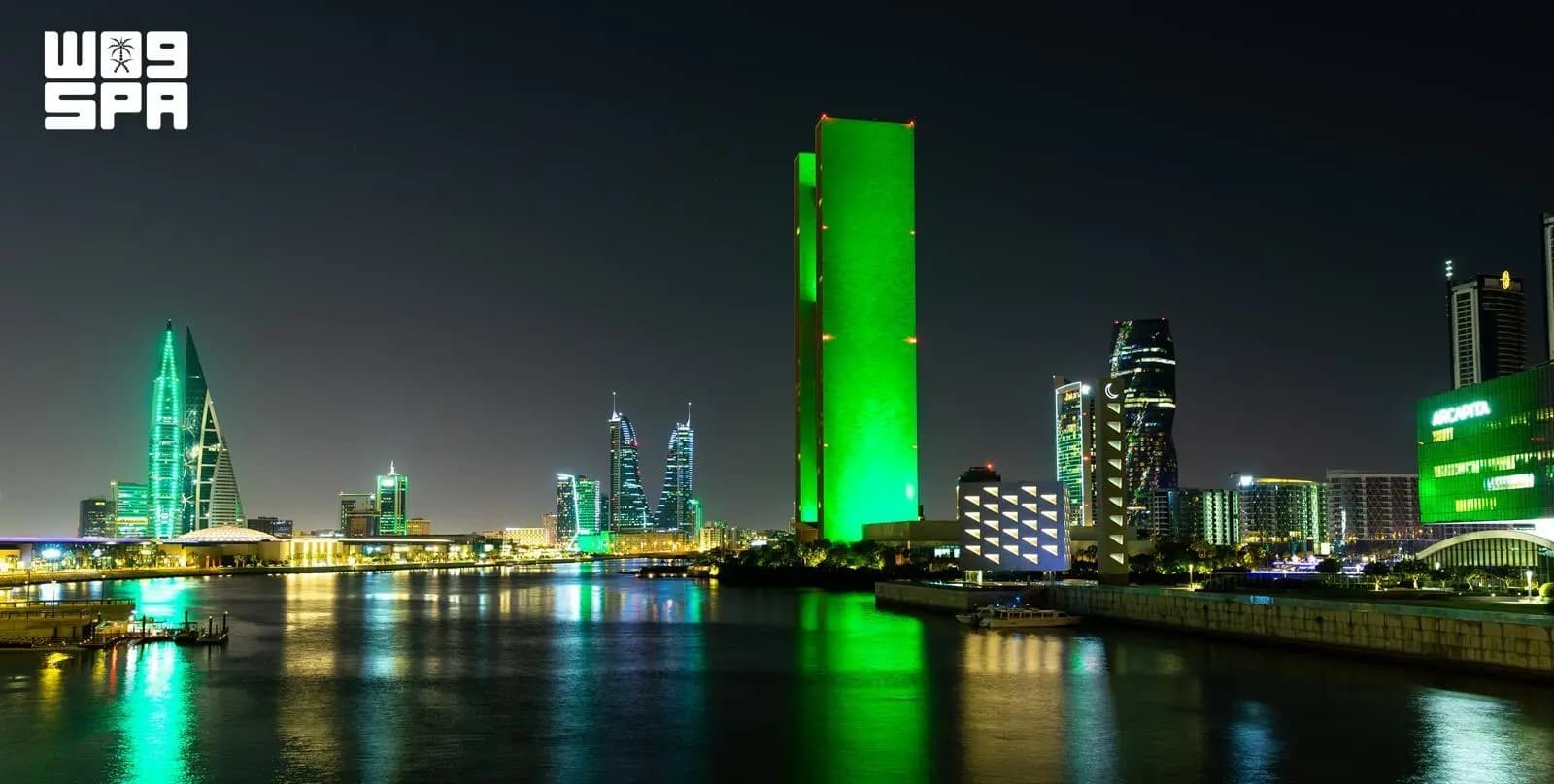 البحرين تحتفل باليوم الوطني السعودي ب اللون الأخضر