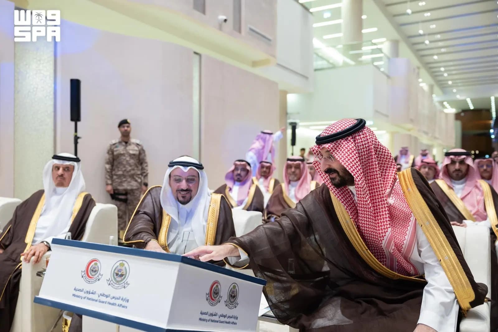 وزير الحرس الوطني وامير القصيم يفتتحون مستشفى الملك عبدالله