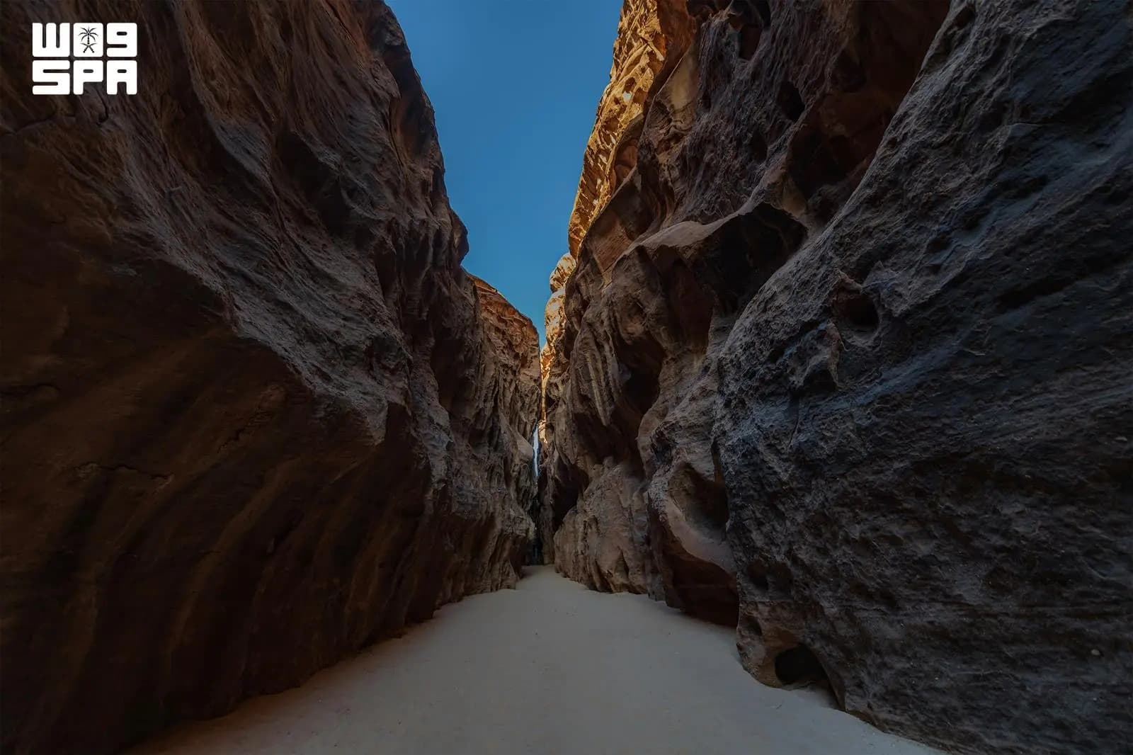 Tabuk Mountain Caves Explore Nature