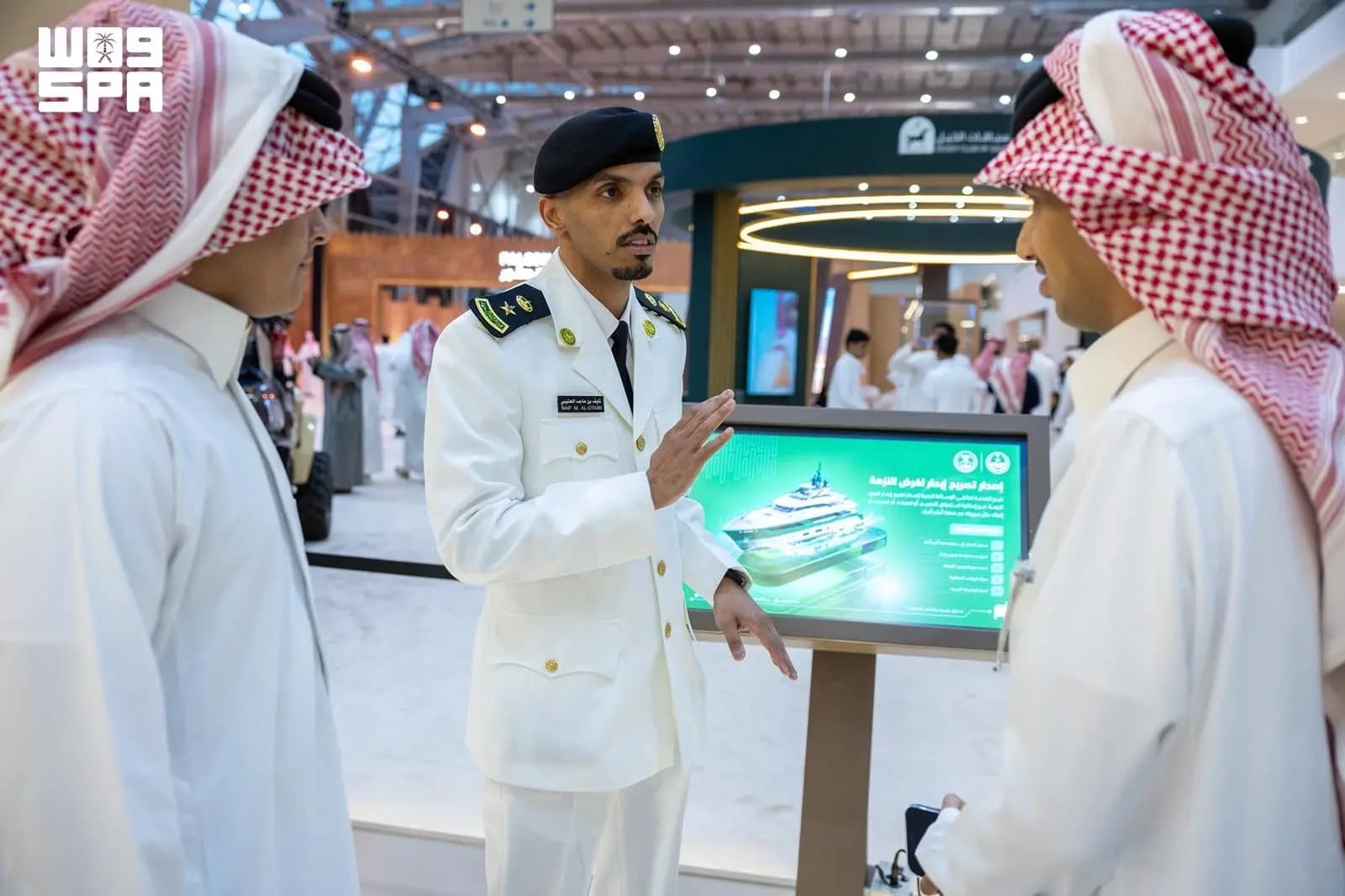 حرس الحدود يعرض بوابة زاول في معرض الصقور