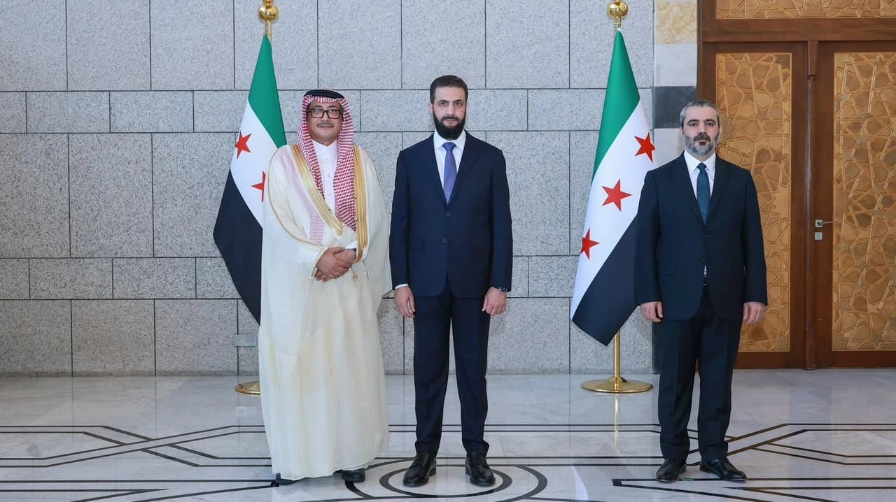 Al-Anzi presents credentials to Syrian leader