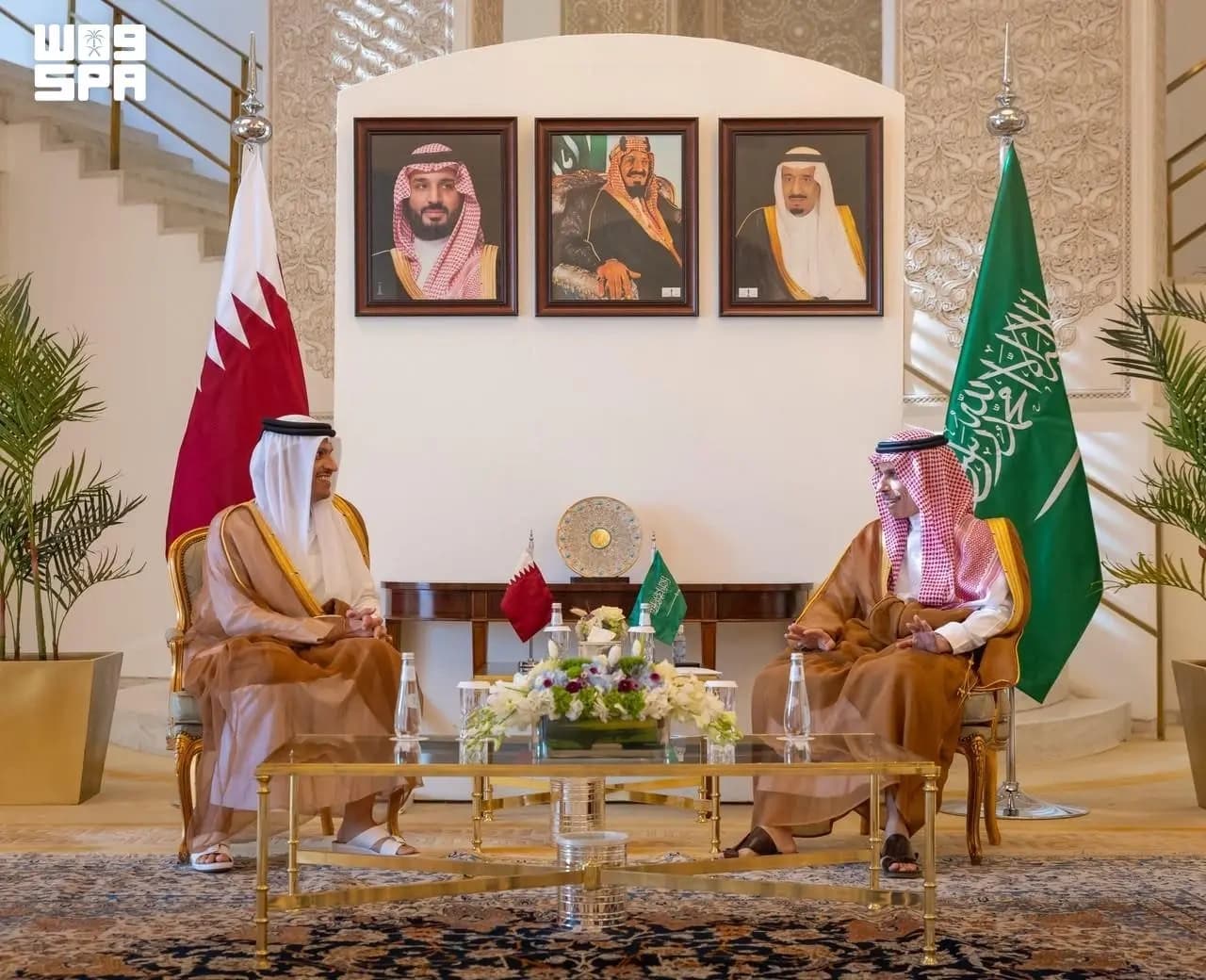 وزير الخارجية يبحث خفض التصعيد مع قطر