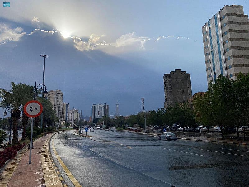 Heavy rain and winds in the Holy Capital