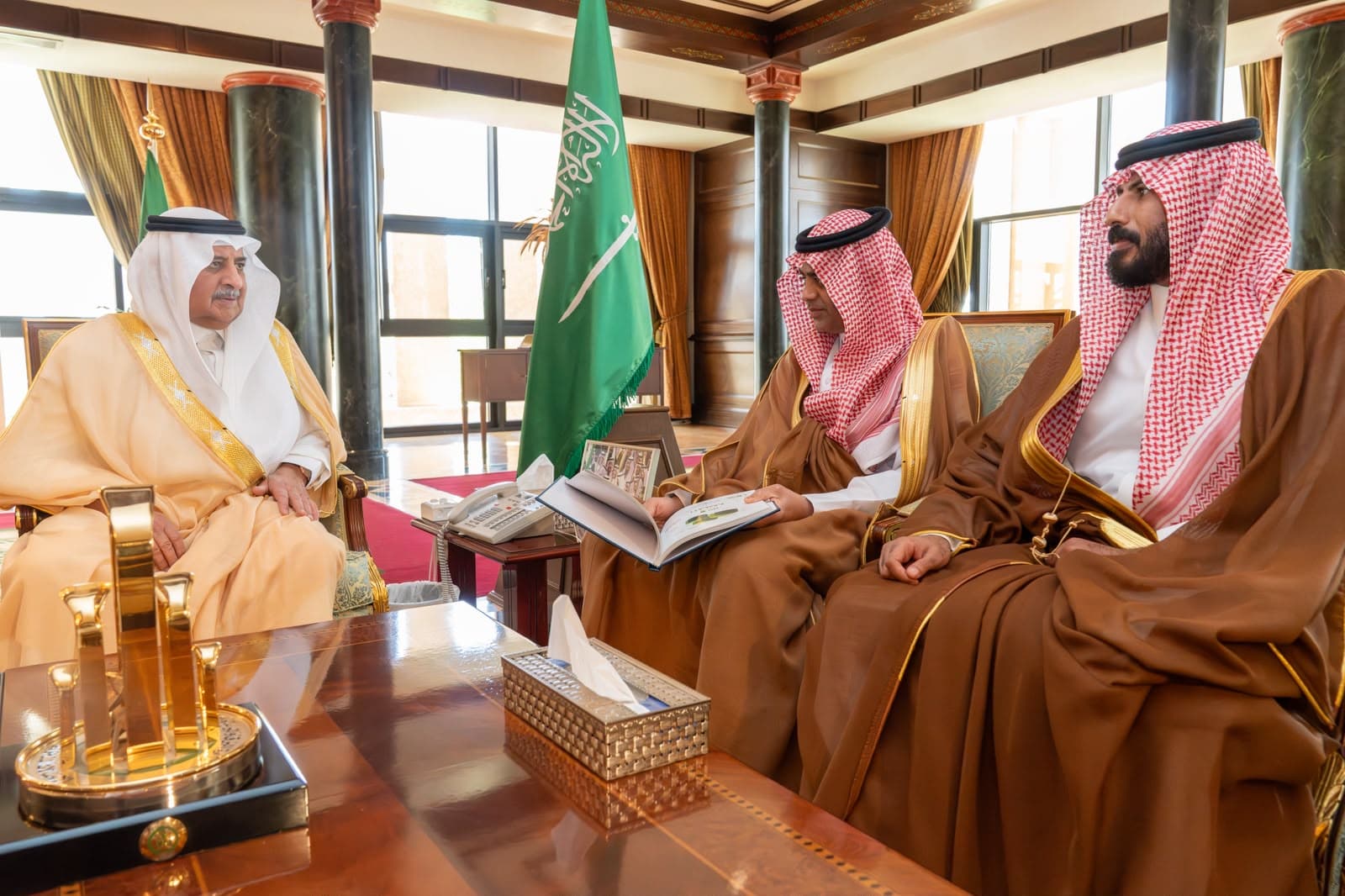 Prince of Tabuk reviews airport report