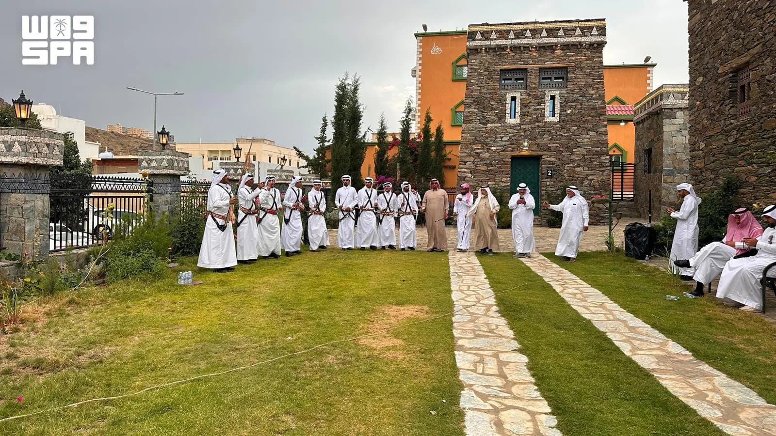 العرضة الجنوبية ت welcomed زوار دار عوضة