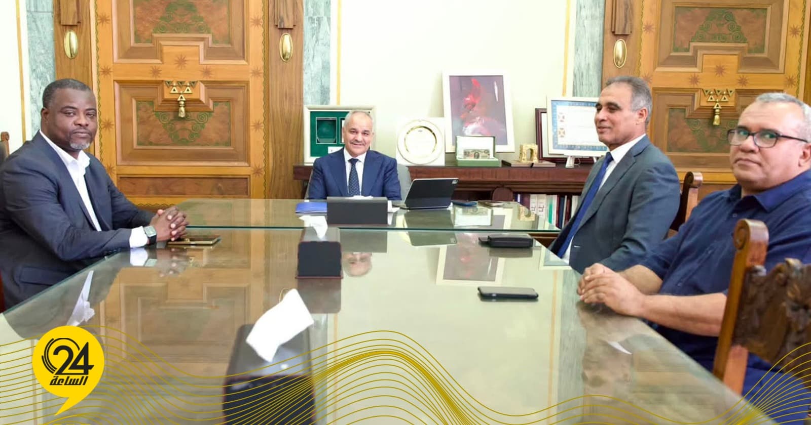 المحافظ يسلم لجنة من مجلس الدولة تقريراً مفصلاً عن أعمال المصرف المركزي