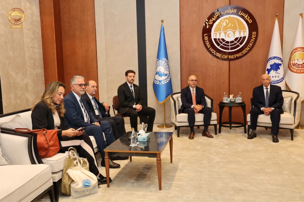 عقيلة صالح يستقبل رئيس الجمعية البحر المتوسط