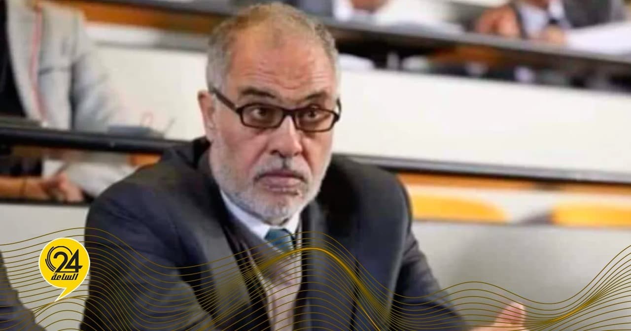 الشريف يتوقع استمرار ارتفاع الدولار