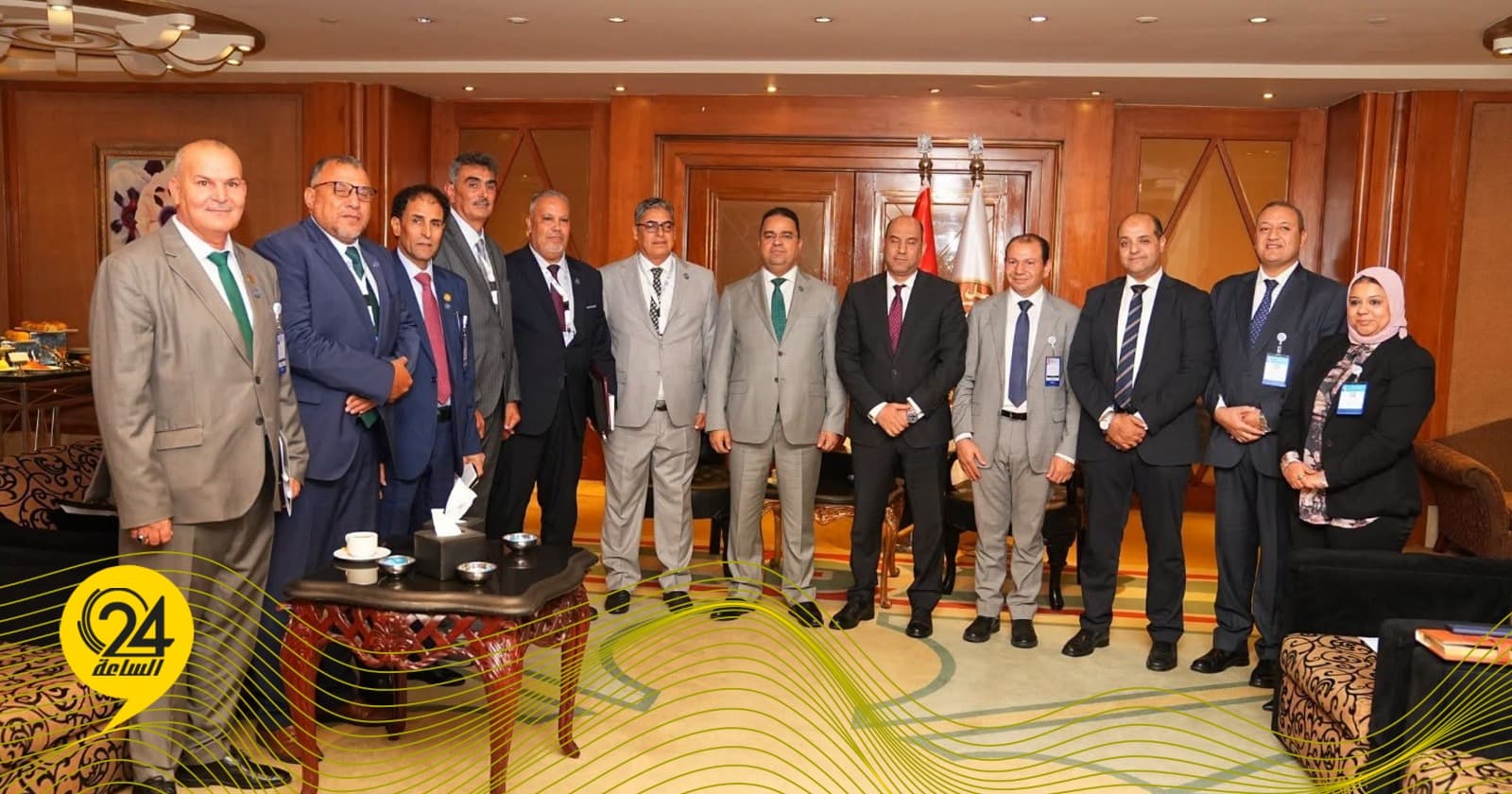 Worshiper discusses employment rules with Egyptian labor minister