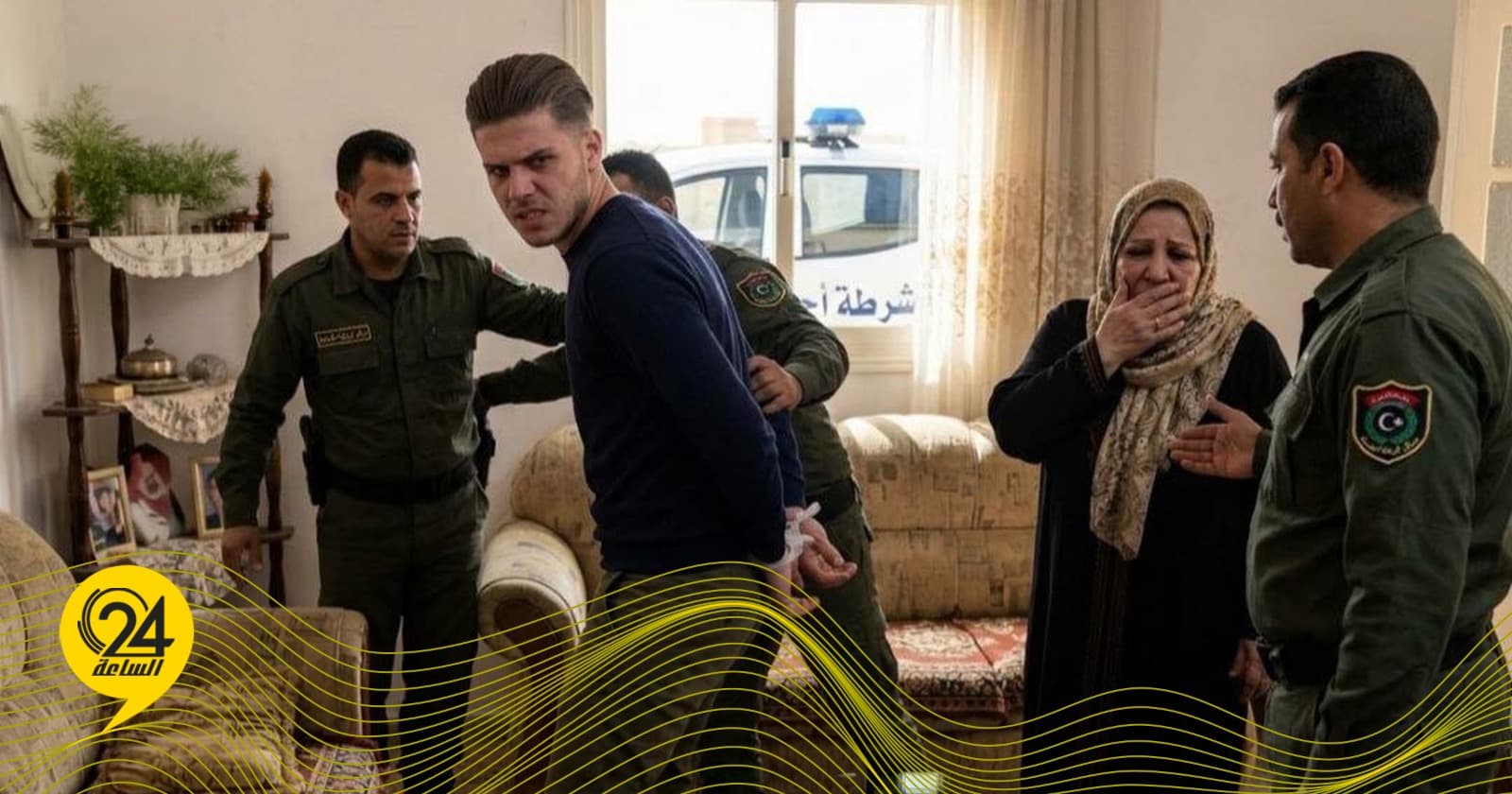 مسنّة تتوجه لشرطة أجدابيا لشكوى من طرد ابنها لها