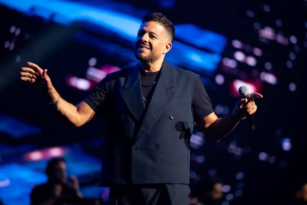 Hamaki entertains Jeddah audience and hints at Sherine surprise