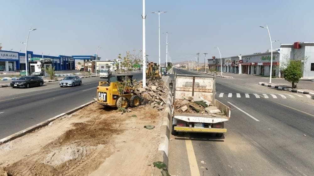 تشجير وإنارة تبرز هوية مدخل الدرب الشرقي