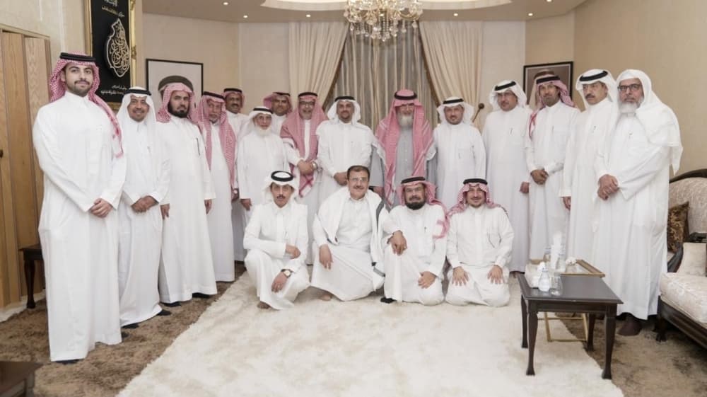 آل ناحي يتابع تطورات الاستشراق