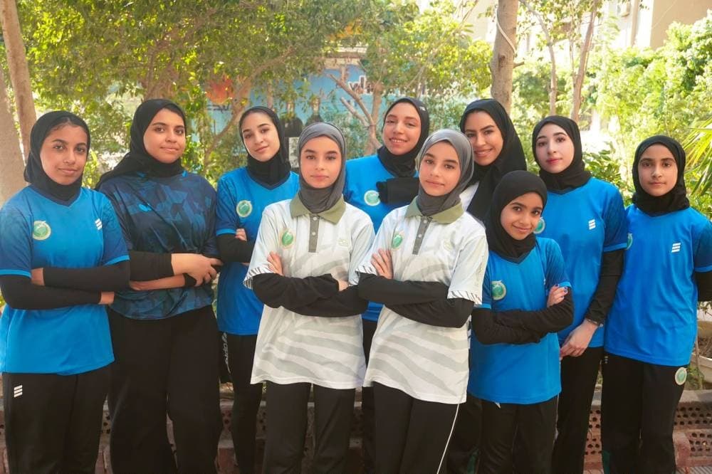 السلام يرتب سيداته خارجيًا