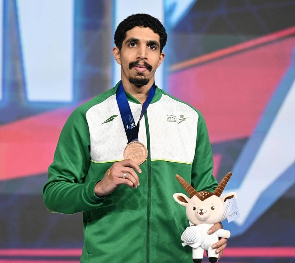 العميري يحصل على ميدالية تاريخية