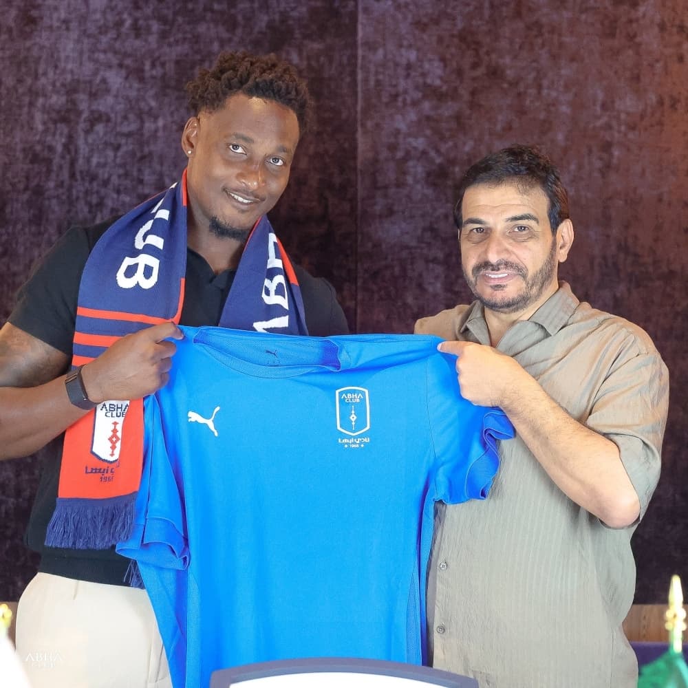 فرنسي يدافع عن أبها