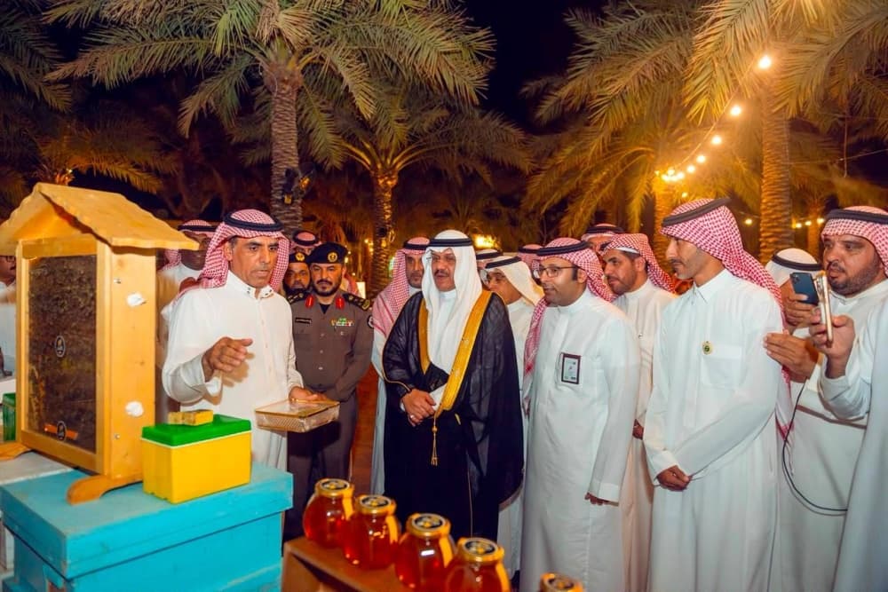 منتدى النحالين يبدأ في الرس