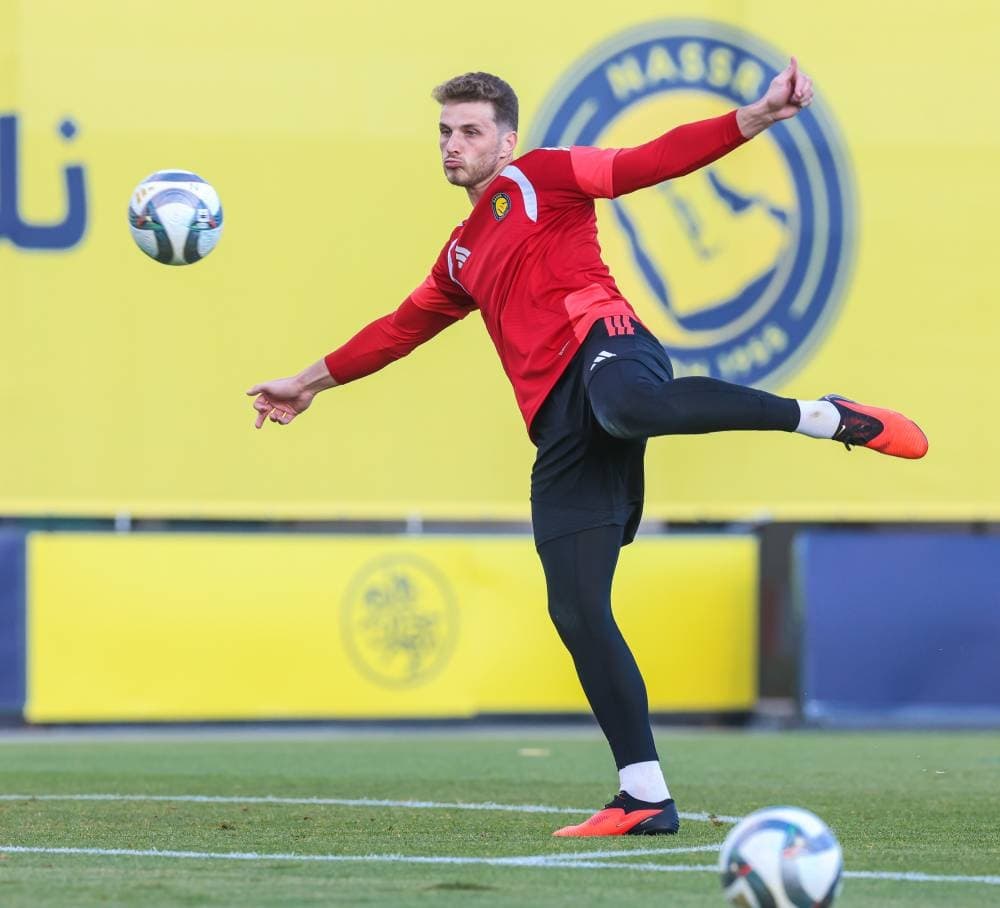 النصر يغير حارسه ويستمر في التراجع