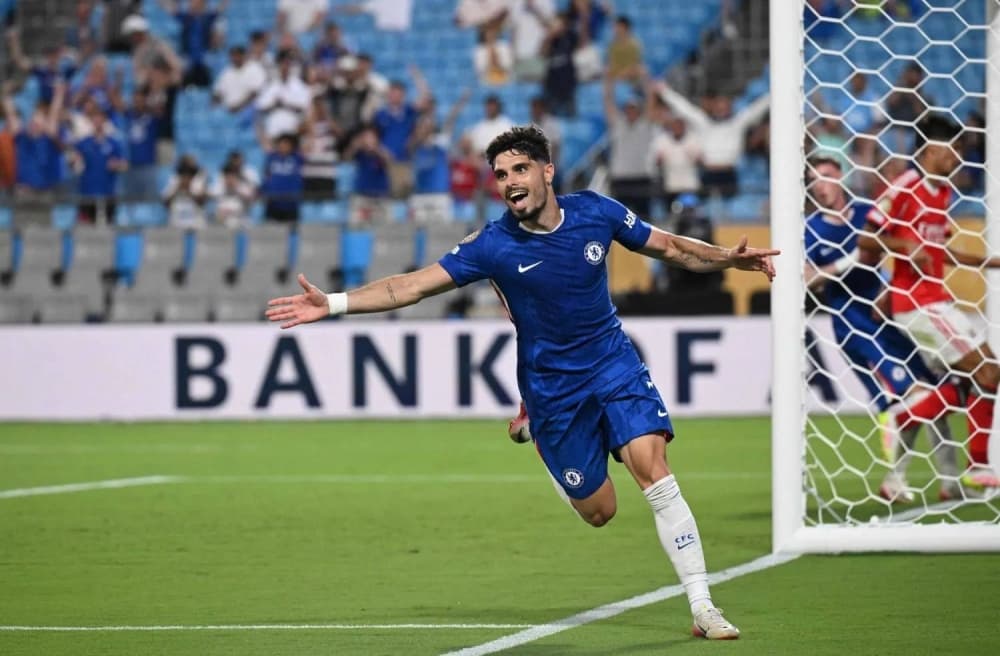 Leader targets new Portuguese player