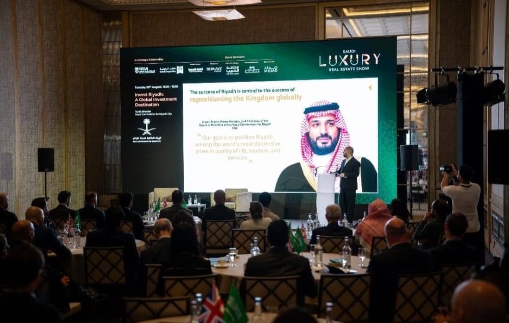 Real Estate Authority Reviews Sector Developments at London Exhibition