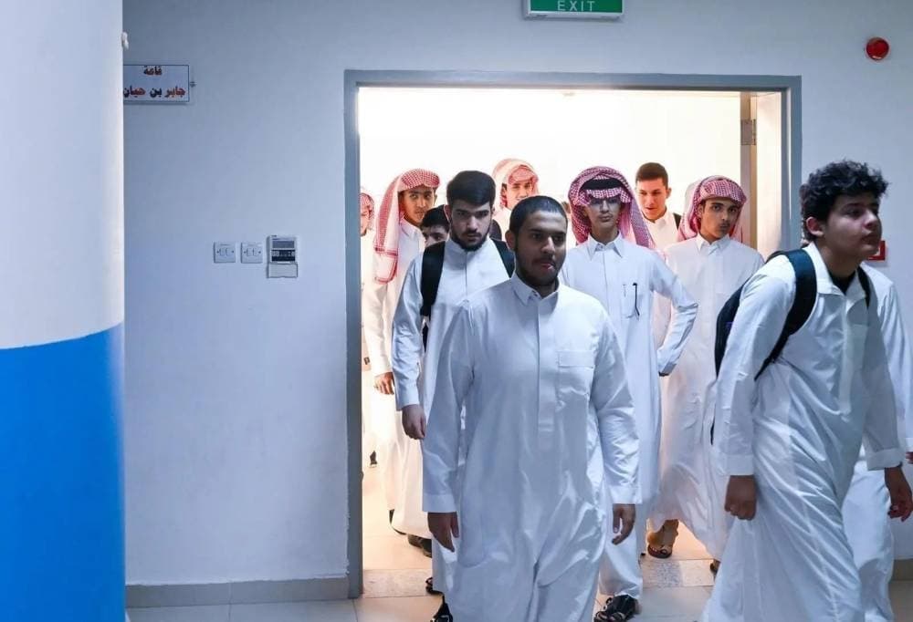 البصمة وQR يلغيان العمل اليدوي في المدارس