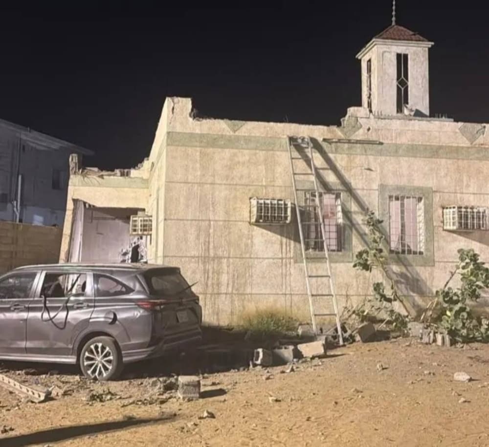 سقوط مقذوف يضر مسجد ويصيب شخصين في جازان