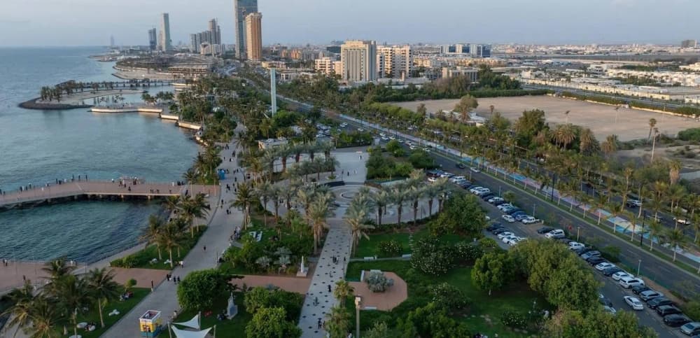الرطوبة تهيمن على الأجواء في جدة والدمام