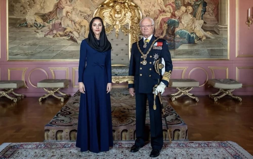 Al-Sheeil submits her ambassador credentials
