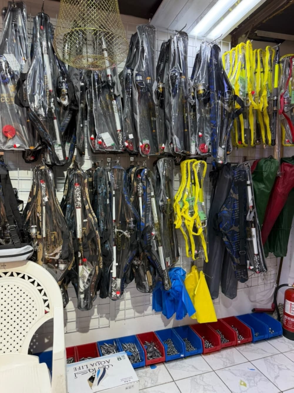 Jeddah women hunt with 1,000 riyal gear