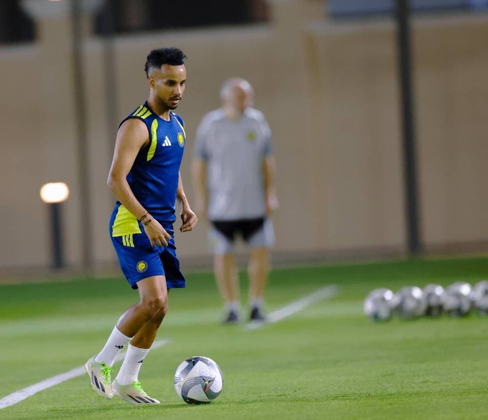 Unidentified man returns to Najd knight