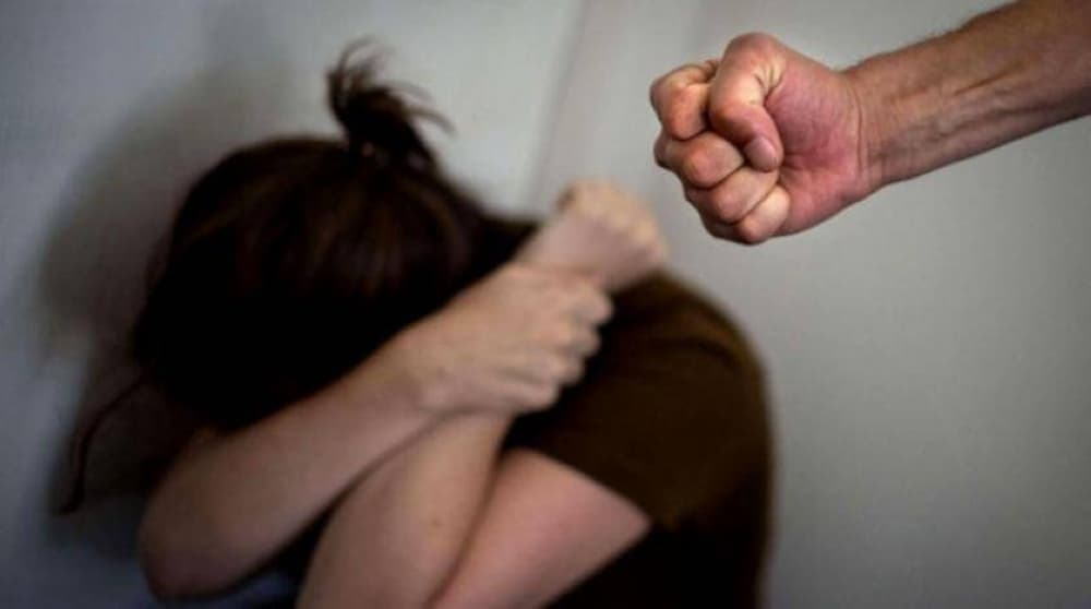 Husband injures hand amid threats and violence