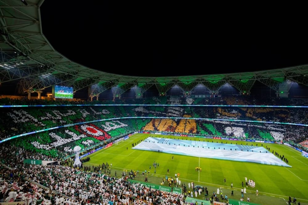 63 ألفا يحتفلون بالعريس