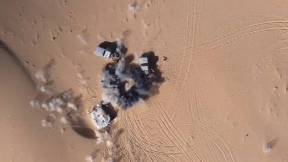 القوات اليمنية تطهر باب المندب والحوثي يستهدف تعز