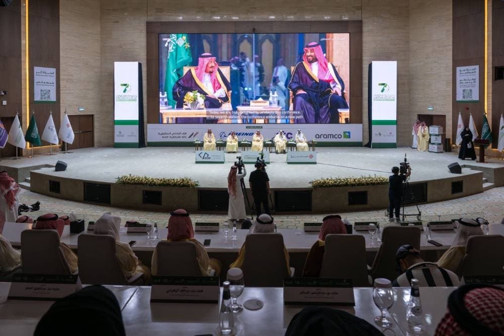 أمير الرياض يكرم الفائزين بجائزة الملك سلمان للأبحاث