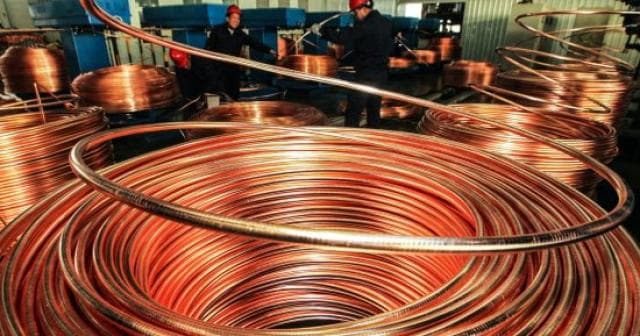 Copper hits new peak continues rise