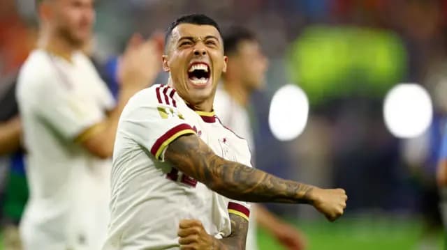 عرض موسيقي ضخم قد يمدد استراحة نهائي كأس العالم إلى 30 دقيقة
