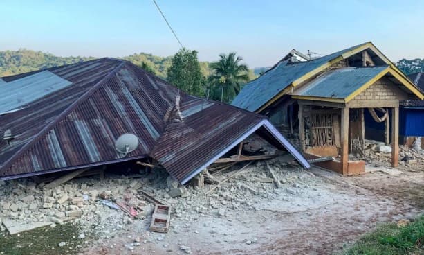 إندونيسيا تسجل 51 قتيلًا بسبب الزلزال