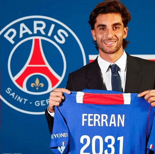 Paris Saint-Germain Signs Ferran Torres