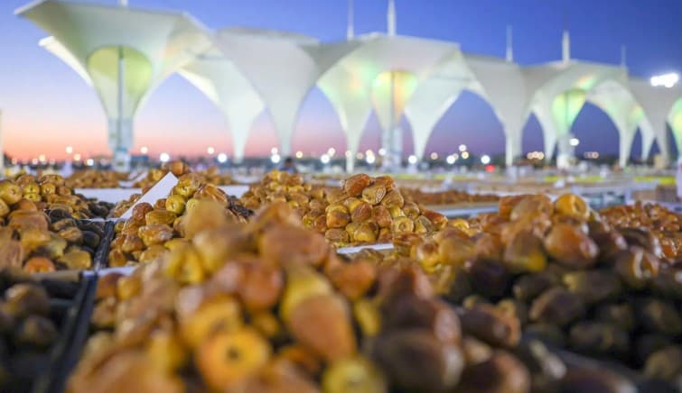 موسم عنيزة يظهر مكانة القصيم في تمور