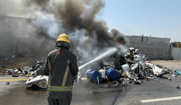 Dammam Civil Defense controls scrap fire