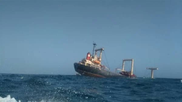 سفينة هندية ت غرق قبالة اليمن بعد هجوم في البحر الأحمر