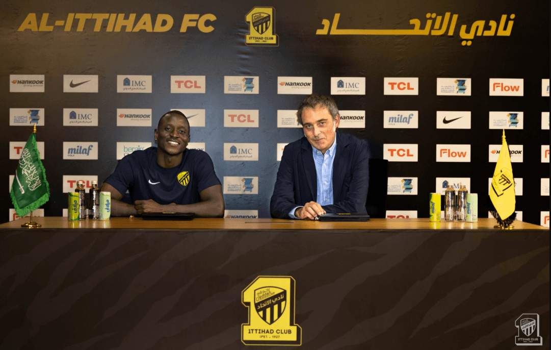 الاتحاد يتمسك بدين لوبي حتى 2029