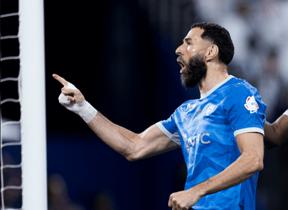 الهلال يتجاوز الفيصلي بثلاثية