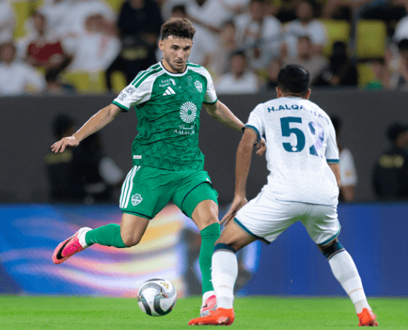 Al-Diriyah Leads and Al-Ahli Secures Win in Roshn League