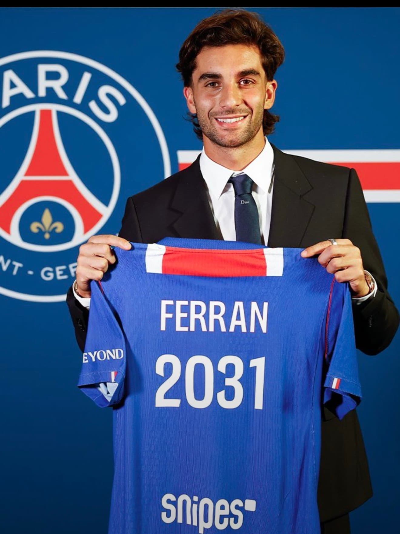 PSG Signs Ferran Torres
